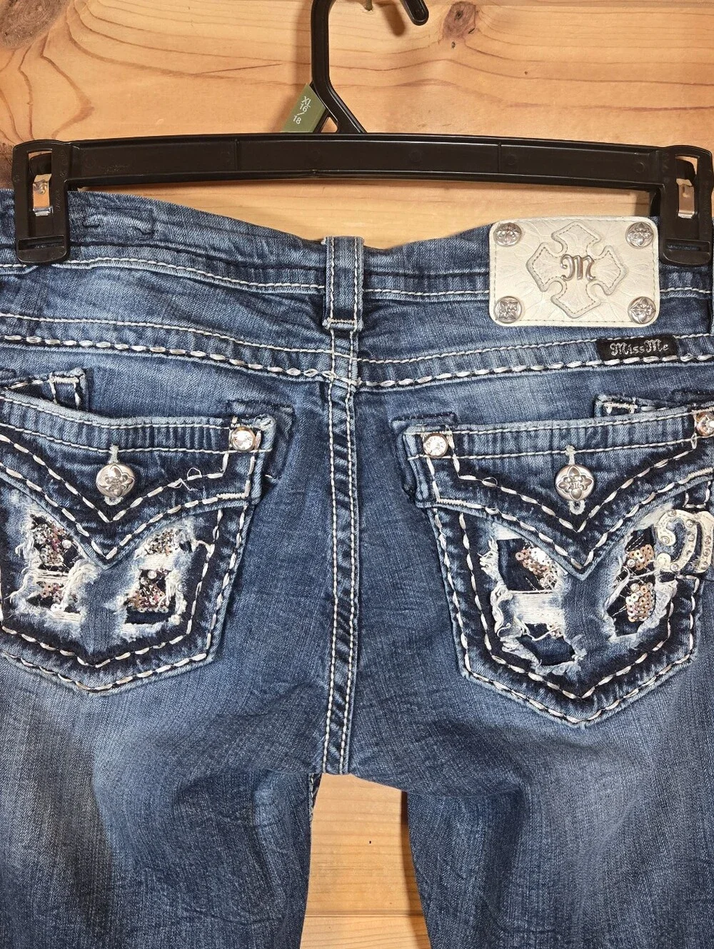Miss Me Easy Boot Women's Bootcut Blue Jeans 29 Embroidered Sequins Logo Cowgirl
